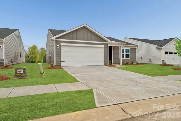 Property Slideshow image 2 of 44 | 1473 ardmore dr, Sherrills Ford, NC, 28673