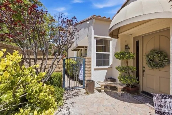 Property Slideshow image 3 of 28 | 23782 noble fir ct, Valencia, CA, 91354