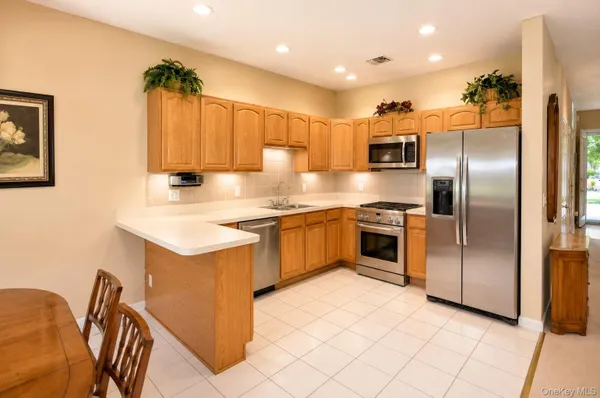 Property Slideshow image 2 of 23 | 562 bardini dr, Huntington, NY, 11747