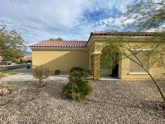 Property Slideshow image 2 of 15 | 1342 springdale ln, Mesquite, NV, 89034