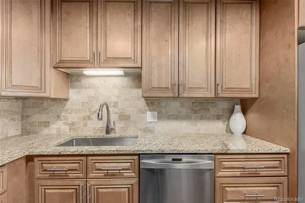 Property Slideshow image 3 of 31 | 300 s clinton st apt 7d, Denver, CO, 80247