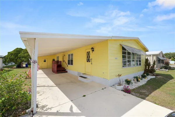 Property Slideshow image 3 of 28 | 5026 foxwood blvd, Lakeland, FL, 33810