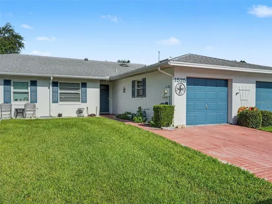 Property Slideshow image 3 of 32 | 1525 oakview cir, Winter Haven, FL, 33880