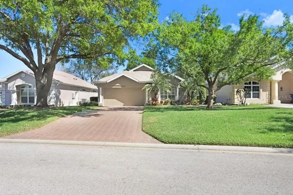 Property Slideshow image 3 of 37 | 12442 forest highlands dr, Dade City, FL, 33525