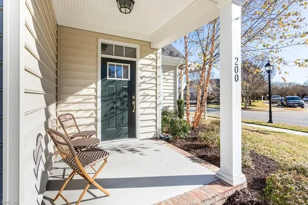 Property Slideshow image 3 of 39 | 200 durham st, Smithfield, VA, 23430