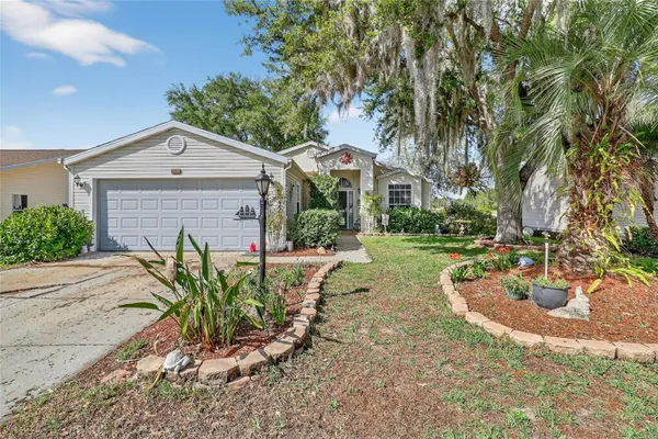 Property Slideshow image 2 of 35 | 5069 el destino dr, Leesburg, FL, 34748