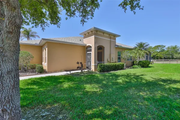 Property Slideshow image 3 of 58 | 2423 richmond greens ct, Sun City Center, FL, 33573
