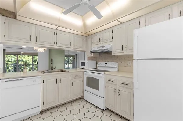 Property Slideshow image 3 of 31 | 2701 nassau bnd d2, Coconut Creek, FL, 33066