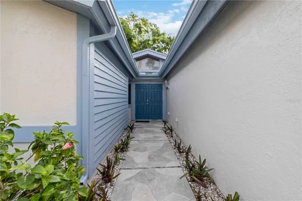 Property Slideshow image 2 of 28 | 7795 pine trce, Sarasota, FL, 34243