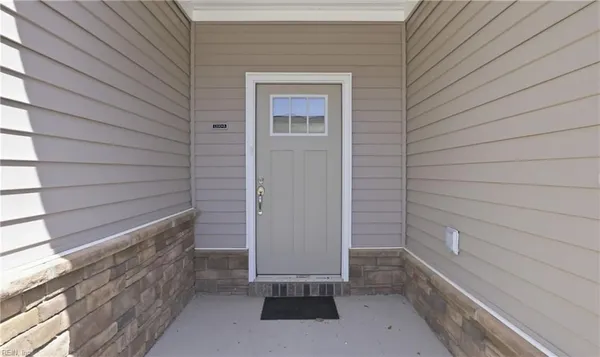 Property Slideshow image 3 of 44 | 1200 capella ln a, Suffolk, VA, 23434