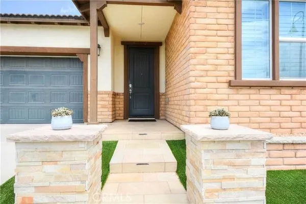 Property Slideshow image 2 of 48 | 4211 e cielo privado, Ontario, CA, 91761