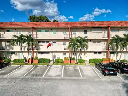 Property Slideshow image 2 of 33 | 8980 s hollybrook blvd 204, Pembroke Pines, FL, 33025