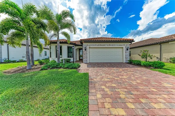 Property Slideshow image 2 of 68 | 7412 summerland cv, Lakewood Ranch, FL, 34202