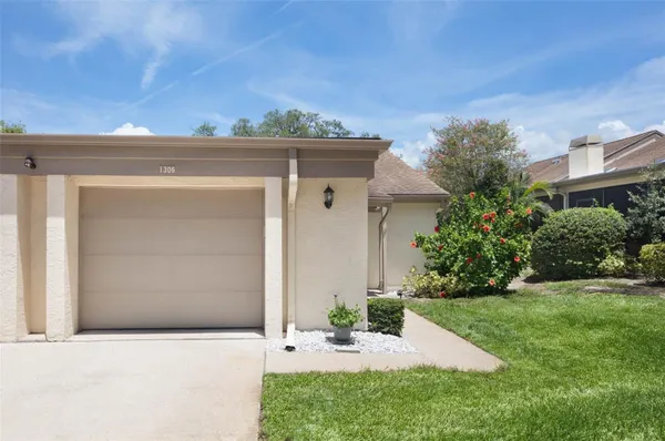 Property Slideshow image 2 of 31 | 1306 golfview dr, Tarpon Springs, FL, 34689