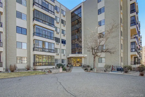 Property Slideshow image 2 of 31 | 13850 e marina dr 403, Aurora, CO, 80014