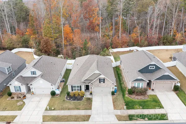 Property Slideshow image 3 of 31 | 3779 summer haven dr, Sherrills Ford, NC, 28673