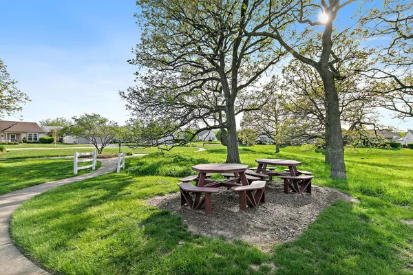 Property Slideshow image 2 of 21 | 13761 chestnut ln, Huntley, IL, 60142