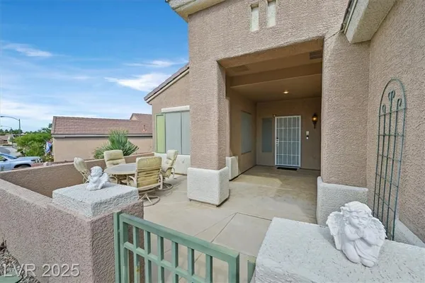 Property Slideshow image 2 of 53 | 580 cypress gardens pl, Henderson, NV, 89012