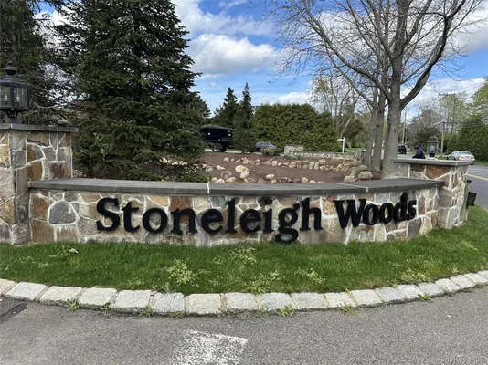 Property Slideshow image 2 of 5 | 156 stoneleigh dr, Riverhead, NY, 11901