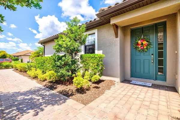 Property Slideshow image 3 of 47 | 10254 morning mist ln, Sarasota, FL, 34241