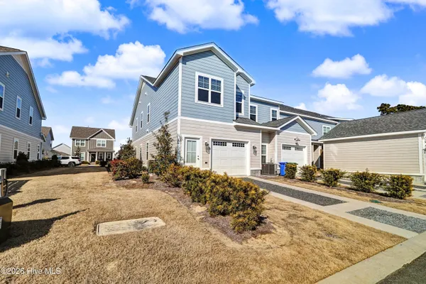 Property Slideshow image 2 of 38 | 912 fresnel run, Wilmington, NC, 28412