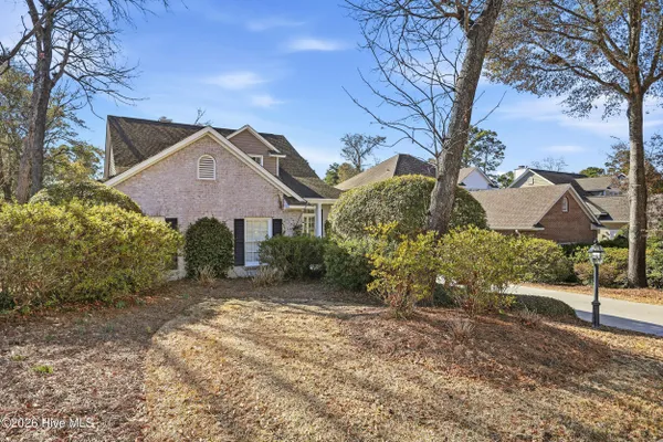 Property Slideshow image 2 of 53 | 8341 vintage club cir, Wilmington, NC, 28411