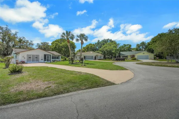 Property Slideshow image 3 of 62 | 2218 orkney dr, Leesburg, FL, 34788