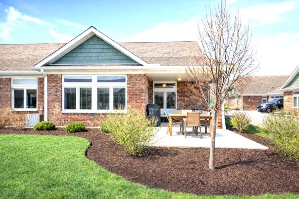 Property Slideshow image 2 of 29 | 423 stearn dr 423, Genoa, IL, 60135