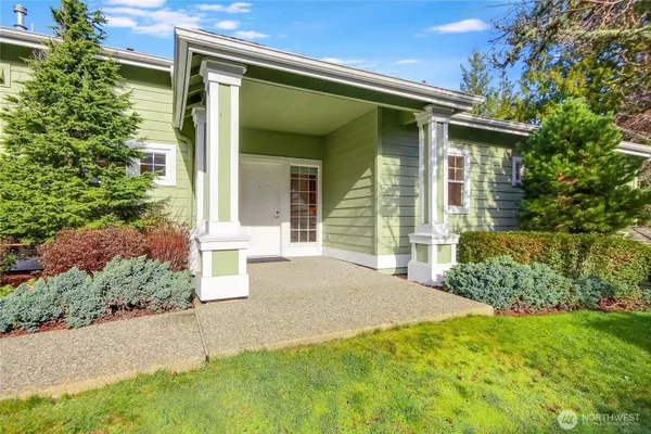 Property Slideshow image 3 of 40 | 22634 se 44th pl 2620, Issaquah, WA, 98029