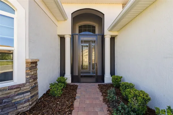 Property Slideshow image 2 of 67 | 1033 sawgrass dr, Winter Haven, FL, 33884