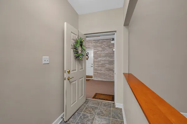 Property Slideshow image 3 of 30 | 6331 pine ridge ct 3d, Tinley Park, IL, 60477