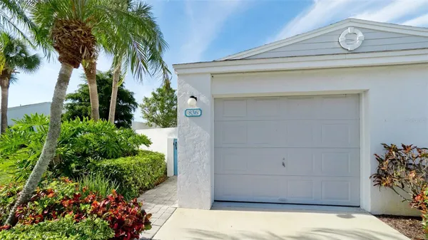 Property Slideshow image 3 of 91 | 836 waterside ln, Bradenton, FL, 34209