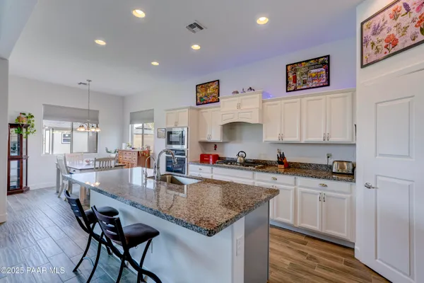 Property Slideshow image 2 of 28 | 7908 e bella vista ln, Prescott Valley, AZ, 86315