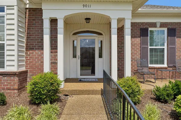 Property Slideshow image 2 of 35 | 9011 sunrise cir, Franklin, TN, 37067