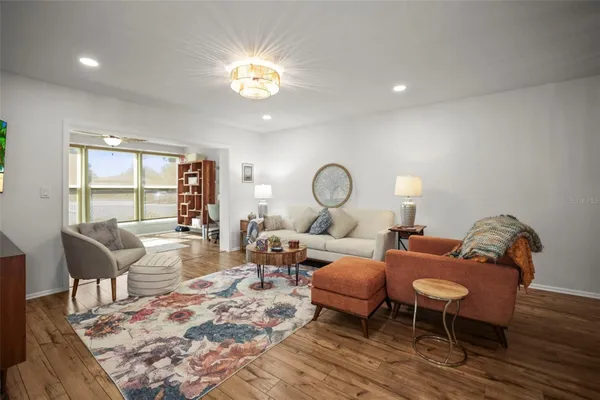 Property Slideshow image 2 of 39 | 400 stirling ter, Dunedin, FL, 34698