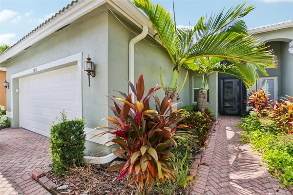 Property Slideshow image 3 of 73 | 15820 aurora lake cir, Wimauma, FL, 33598