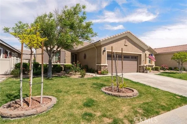 Property Slideshow image 2 of 41 | 19478 big horn st, Apple Valley, CA, 92308