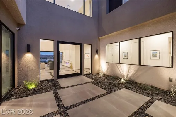 Property Slideshow image 3 of 54 | 25 falling ridge ln, Henderson, NV, 89011