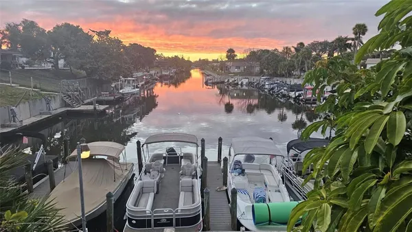 Property Slideshow image 2 of 10 | 2321 canalbluff pl v296, Sarasota, FL, 34231