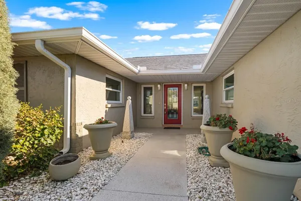 Property Slideshow image 2 of 37 | 2110 west view dr, Sun City Center, FL, 33573