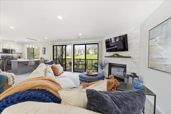 Property Slideshow image 2 of 42 | 746 oak hill rd a, Lake Barrington, IL, 60010