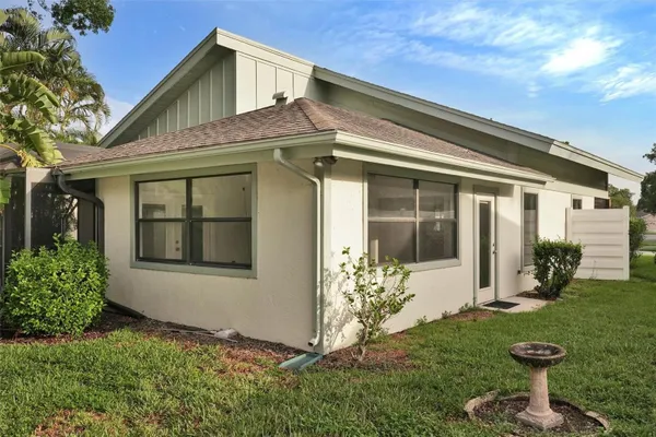 Property Slideshow image 3 of 36 | 7861 pine trace dr 7861, Sarasota, FL, 34243