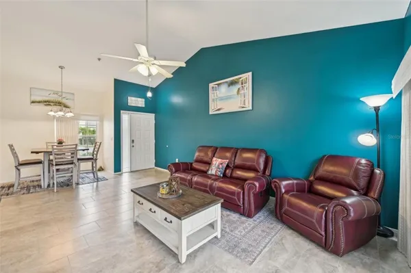 Property Slideshow image 3 of 26 | 6330 green oak cir, Bradenton, FL, 34203