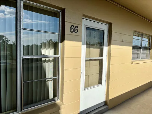 Property Slideshow image 3 of 38 | 2464 australia way 66, Clearwater, FL, 33763