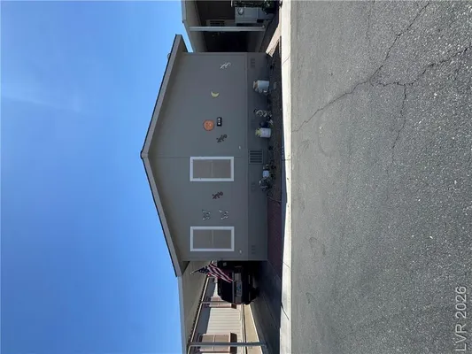 Property Slideshow image 3 of 31 | 820 montecito dr, Pahrump, NV, 89048