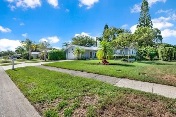 Property Slideshow image 3 of 53 | 133 stafford cir, Palm Harbor, FL, 34684