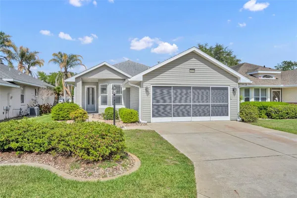 Property Slideshow image 2 of 40 | 21630 regency park ln, Leesburg, FL, 34748