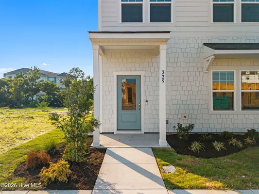 Property Slideshow image 3 of 55 | 225 pelican flight loop, Wilmington, NC, 28412