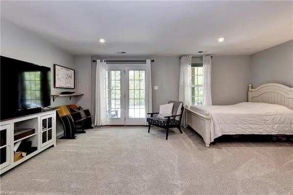 Property Slideshow image 3 of 42 | 124 mccormick pl, Williamsburg, VA, 23185