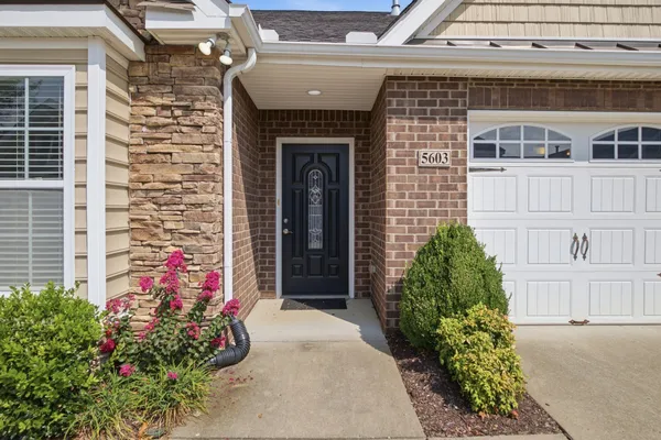 Property Slideshow image 2 of 41 | 395 devon chase hl 5603, Gallatin, TN, 37066